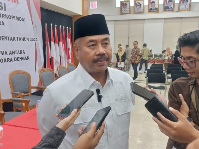 
					Edy Damansyah, Bupati Kutai Kartanegara (Kukar).