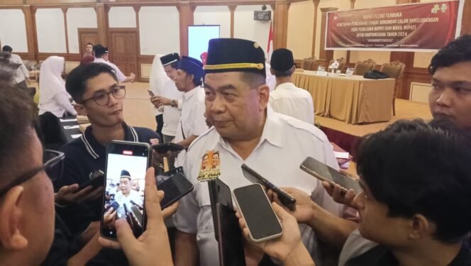 
					Pasangan Awang Yacob Luthman dan Akhmad Zais telah memenuhi syarat data dukungan sebagai Bakal Calon Bupati dan Wakil Bupati Kabupaten Kukar Perseorangan di Pilkada mendatang/ Foto: Fasenews.id