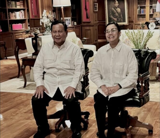 
					Menteri Keuangan, Sri Mulyani (kiri) Bersama dengan Presiden Prabowo (kanan)/Foto: Instragam @smindrawati