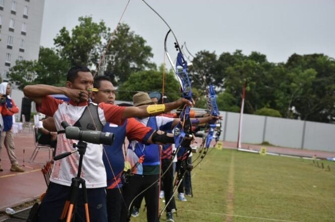 
					Potret Open Tournament Kejuaraan Nasional Panahan Piala Panglima TNI 2024/ Foto: Instagram @korem091asn_