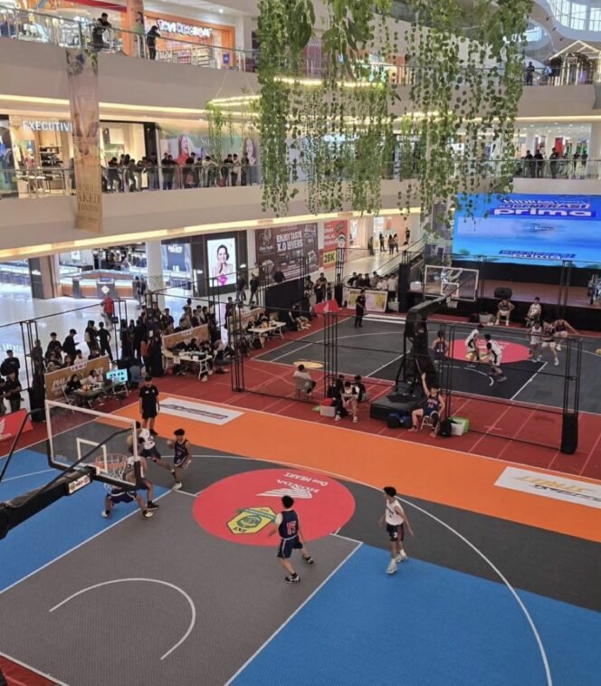 
					Potret Suasana Turnamen Bola Basket 3x3 di atrium BIG Mall Samarinda/ Foto: IST