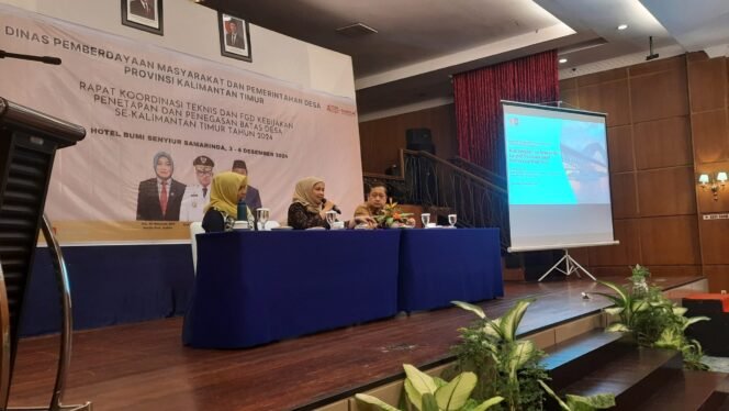 
					Sri Wahyuni Febrianti Firman, perwakilan Ditjen Bina Pemdes Kemendagri RI saat menyampaikan materi/DPMPD Kaltim