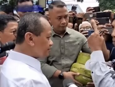 Warga Protes di Hadapan Menteri ESDM, Bahlil Lahadalia (Foto: IST)