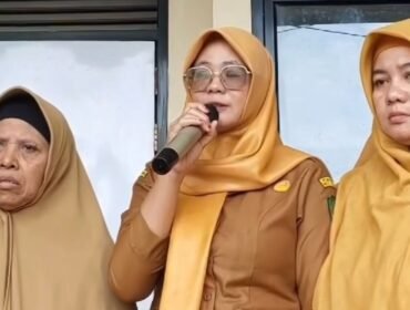 Febrini, Waka Kurikulum SMAN 1 Mempawah mengungkapkan permohonan maaf kepada para siswa atas kelalaiannya dalam menginput data yang membuat siswa tidak bisa mengikuti SNBP 2024/2025 (Foto: Instagram @kotamempawah)