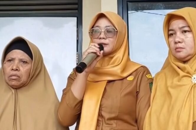 
					Febrini, Waka Kurikulum SMAN 1 Mempawah mengungkapkan permohonan maaf kepada para siswa atas kelalaiannya dalam menginput data yang membuat siswa tidak bisa mengikuti SNBP 2024/2025 (Foto: Instagram @kotamempawah)