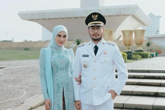 
					Jeje Govinda alias Ritchie Ismail dan Syahnaz Sadiqah (Foto: Instagram @syahnazs)