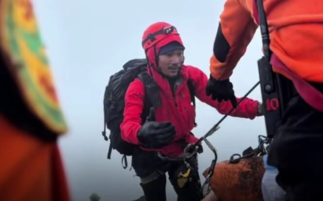 
					Proses evakuasiJuliana Marins bule asal Brasil di jurang Gunung Rinjani Lombok Nusa Tenggara Barat (NTB).