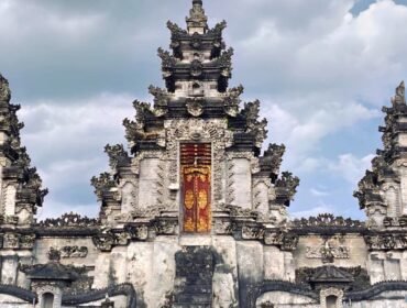 Desa Kerta Buana Tenggarong Seberang biasa dikenal luas sebagai “Kampung Bali”