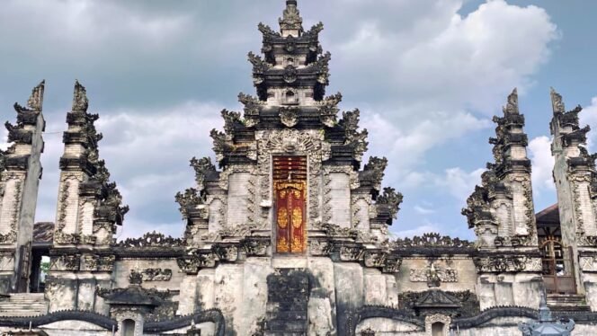 
					Desa Kerta Buana Tenggarong Seberang biasa dikenal luas sebagai “Kampung Bali”
