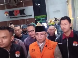 Komisi Pemberantasan Korupsi (KPK) resmi menahan Mantan Menteri Agama Yaqut Cholil Qoumas