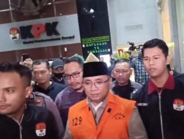 Komisi Pemberantasan Korupsi (KPK) resmi menahan Mantan Menteri Agama Yaqut Cholil Qoumas