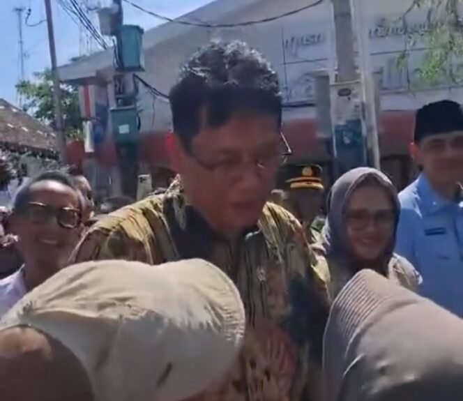 
					Moment saat Mengkeu Purbaya Dihadang Ibu-ibu Minta Hentikan program MBG 