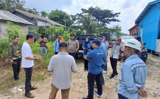 
					Anggota Komisi I DPRD Kota Samarinda, Ronal Stephen Lonteng, saat tinjau lokasi