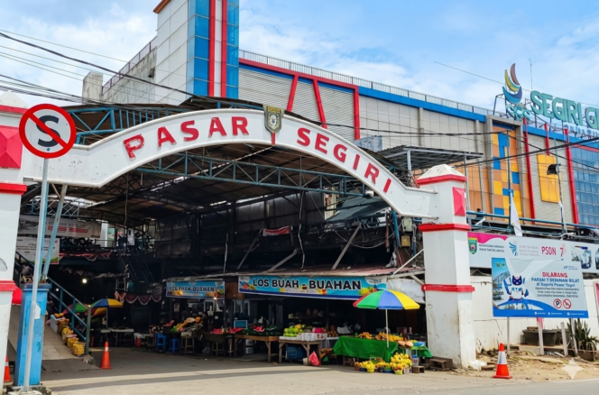 
					Suasana Pasar Segiri Samarinda (foto/Fasenews.id)