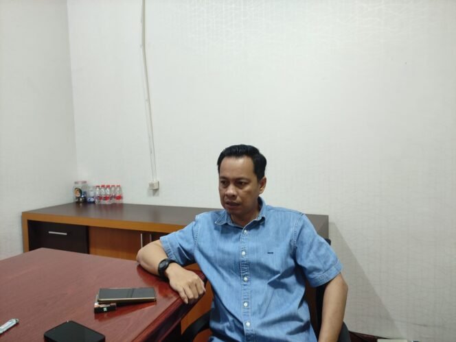 
					Sekretaris Komisi I DPRD Kota Samarinda, Ronal Stephen Lonteng 