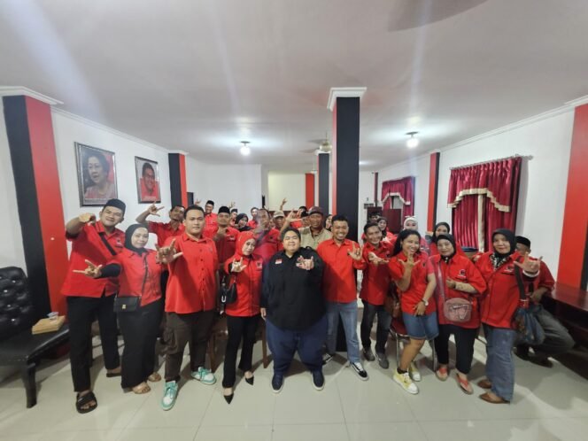 
					PAC PDI Perjuangan Sungai Pinang melaksanakan konsolidasi partai bersama Pengurus ranting, persiapan pembentukan Anak Ranting 