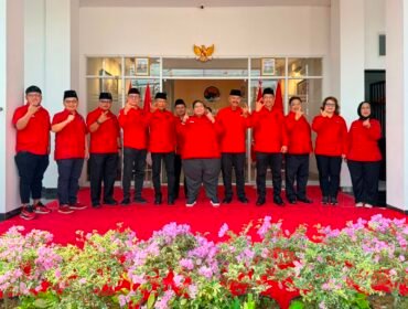 Ananda Emira Moise bersama jajaran DPD PDI - Perjuangan Kaltim usai Upacara Peringatan HUT Kemerdekaan Ke-81 di Kantor DPD PDI - Perjuangan Kaltim (ist)