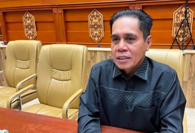 
					Ketua DPRD Samarinda, Helmi Abdullah 